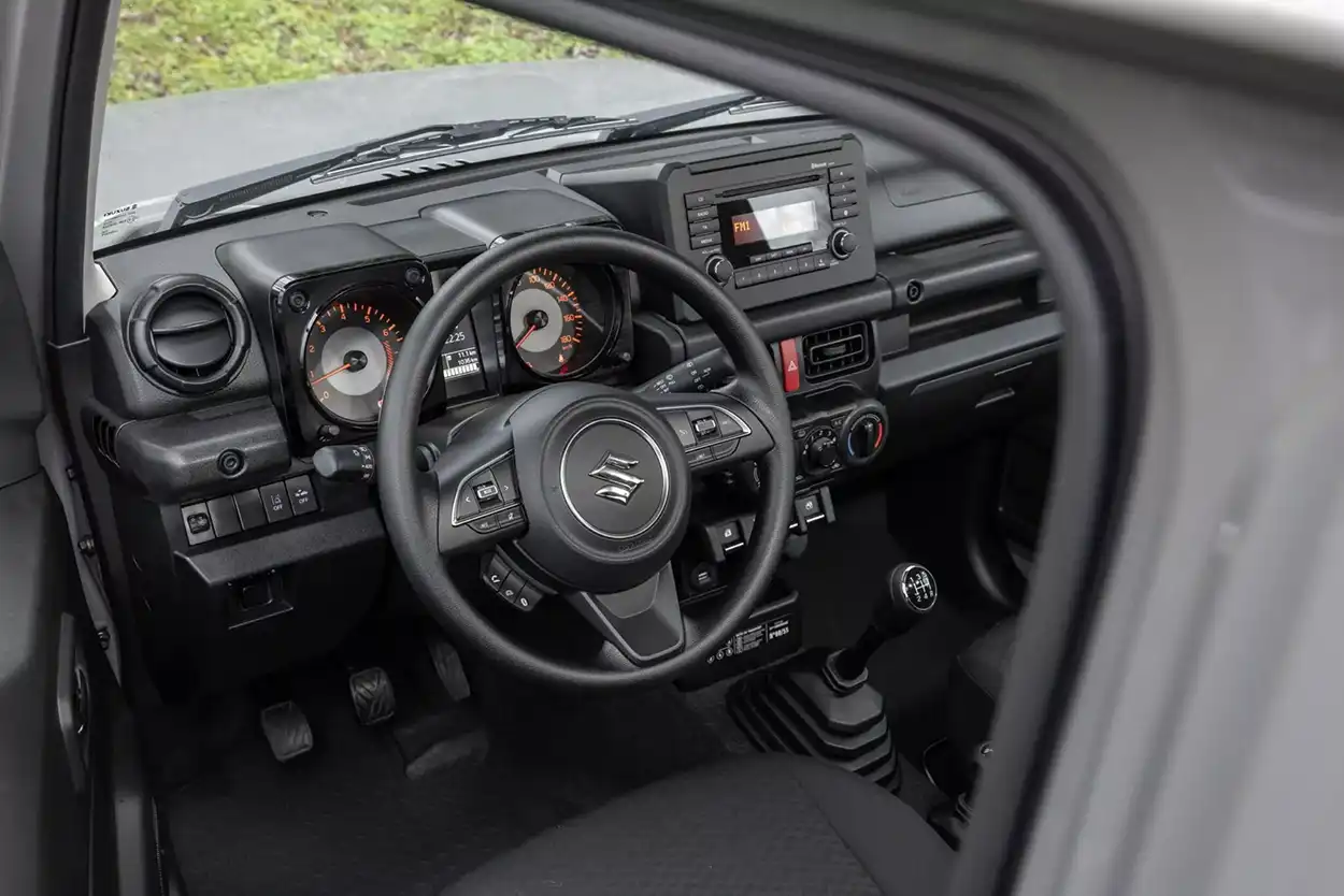 Интерьер Suzuki Jimny 55th Anniversary Edition