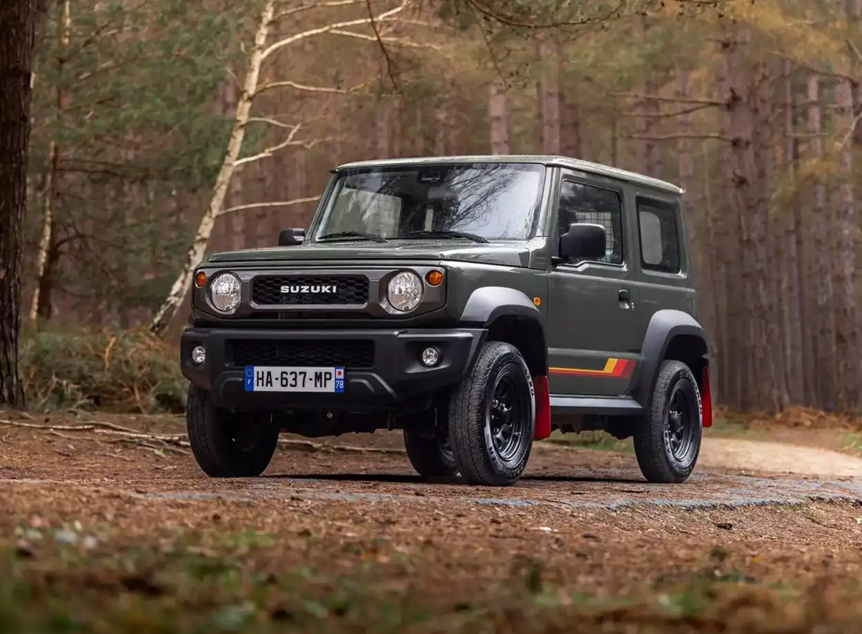 Suzuki Jimny 55th Anniversary Edition вид спереди
