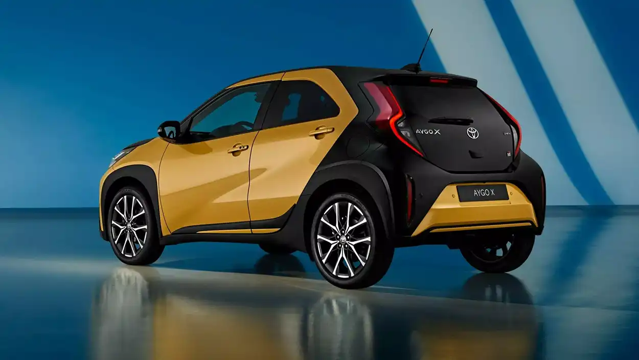 Toyota Aygo X GR Sport вид сзади