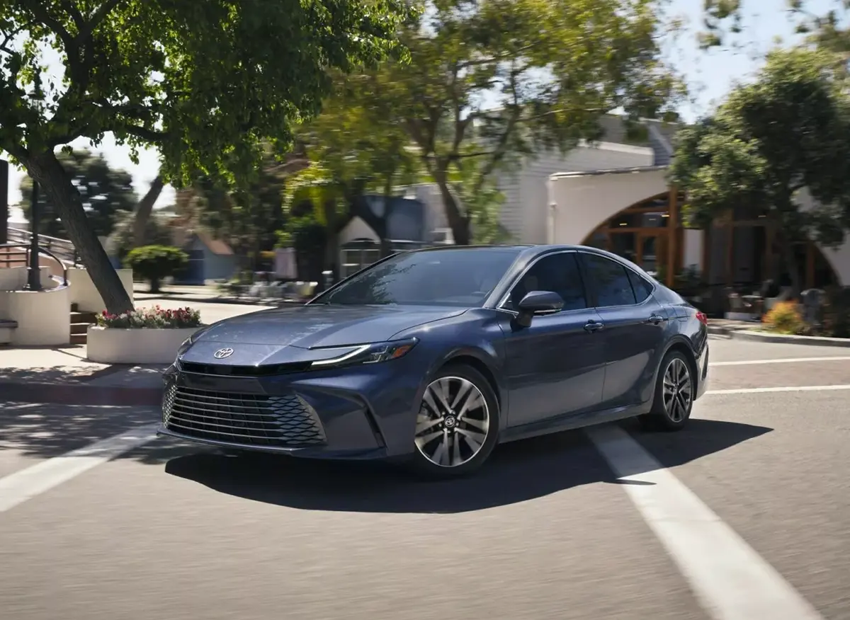 Седан Toyota  Camry Nightshade Edition 2026