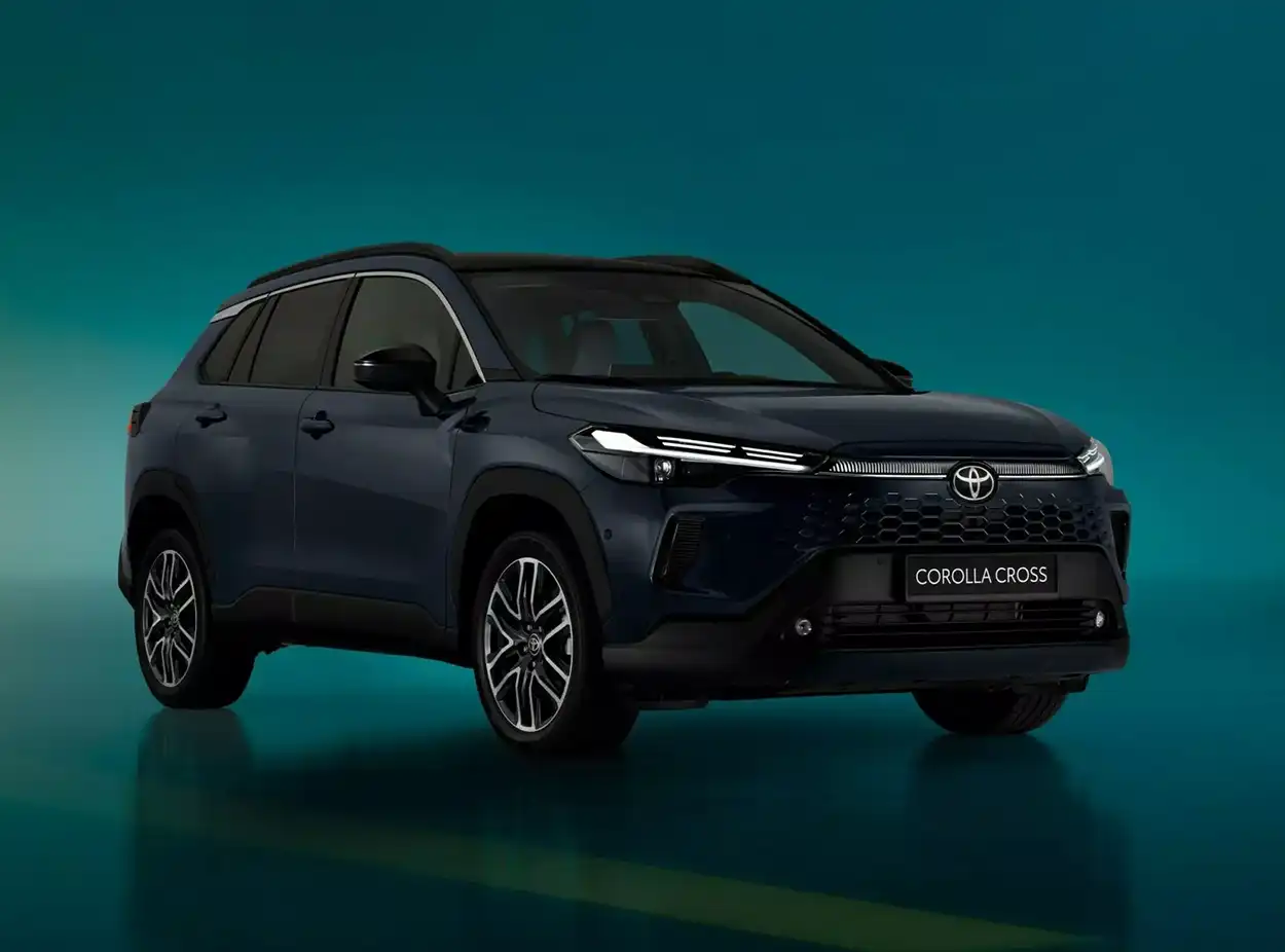 Toyota Corolla Cross High вид спереди