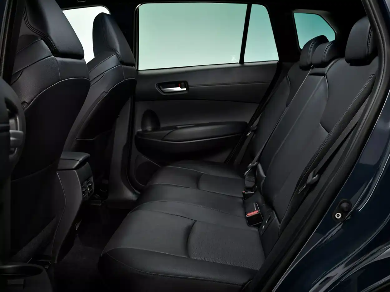 Интерьер Toyota Corolla Cross High