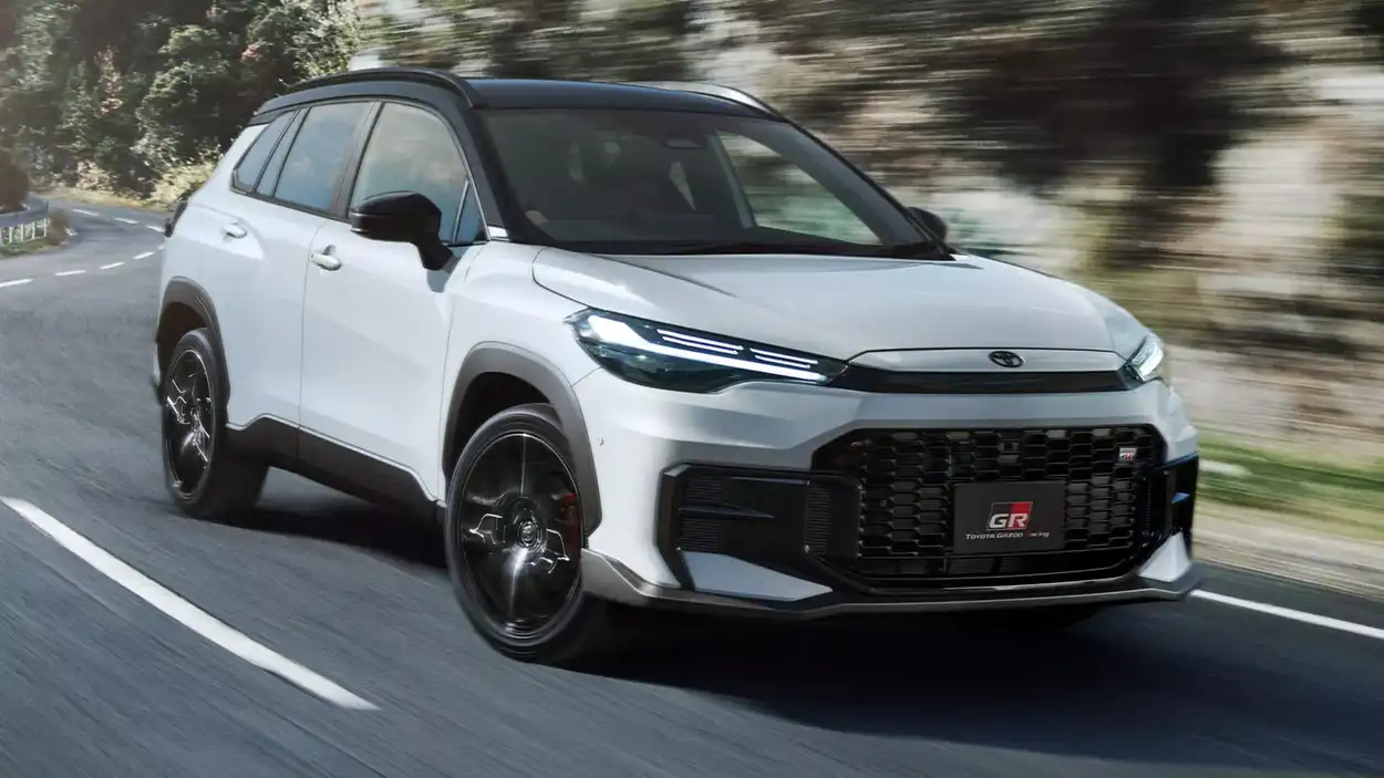 Компактный внедорожник Toyota Corolla Cross GR Sport
