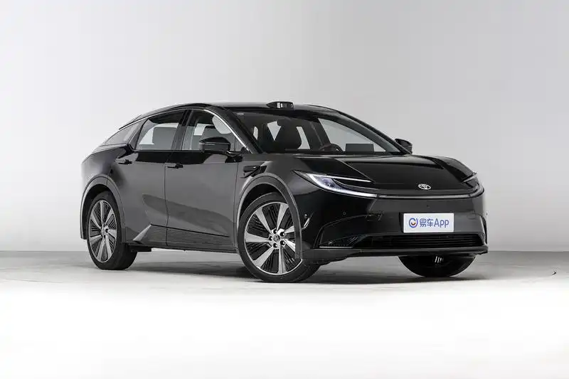 Toyota bZ5 EV вид спереди