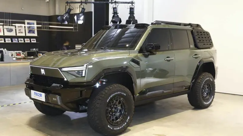 Dongfeng Warrior M817 вид спереди