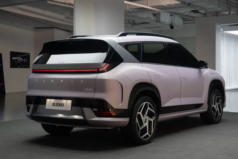 Beijing Hyundai EO вид сзади