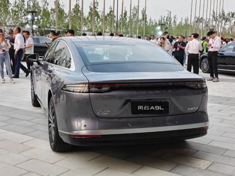 Chery Fulwin A9L PHEV вид сзади