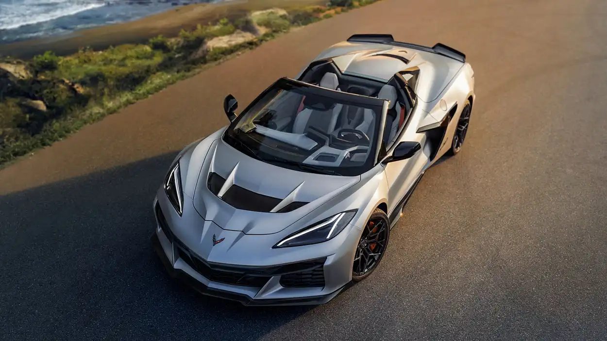 Chevrolet Corvette ZR1X 2026 вид спереди