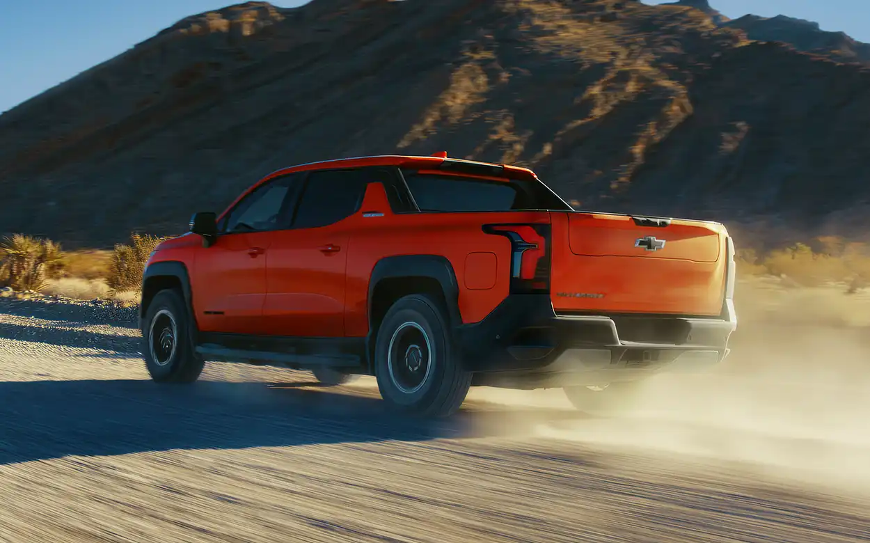 Chevrolet Silverado EV Trail Boss 2026 вид сзади