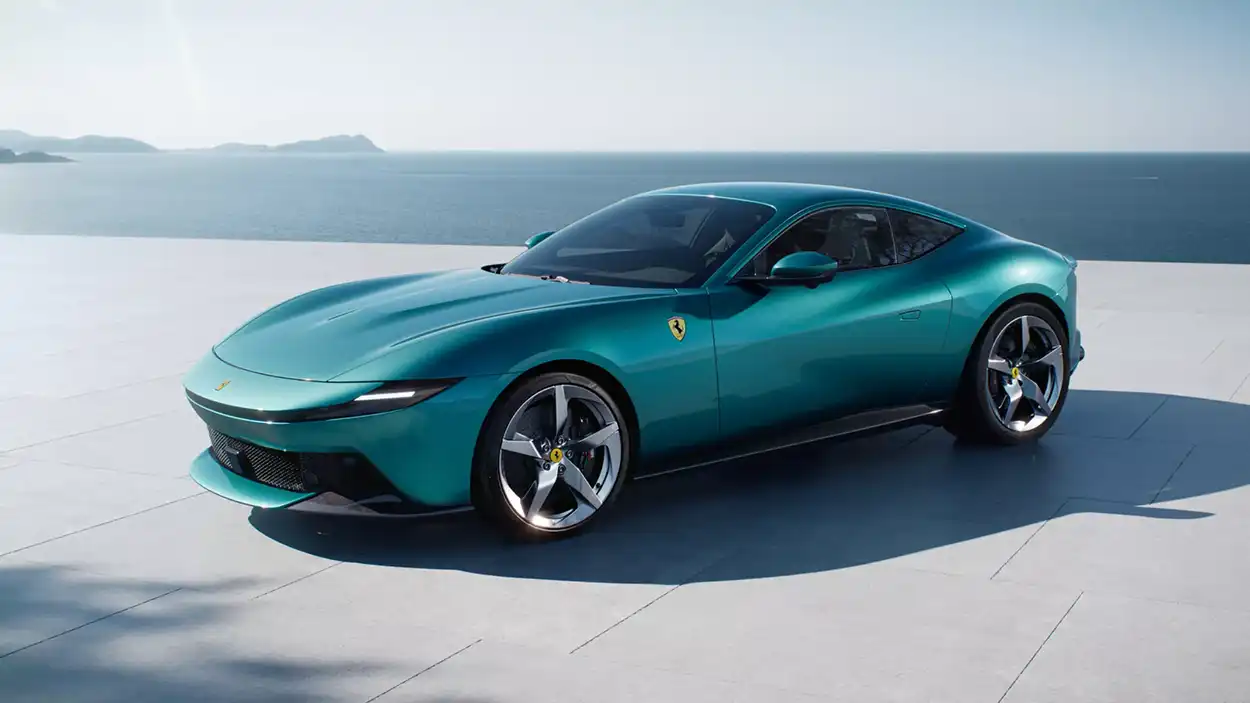 Ferrari Amalfi 2026 вид спереди