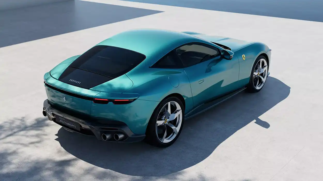 Ferrari Amalfi 2026 вид сзади