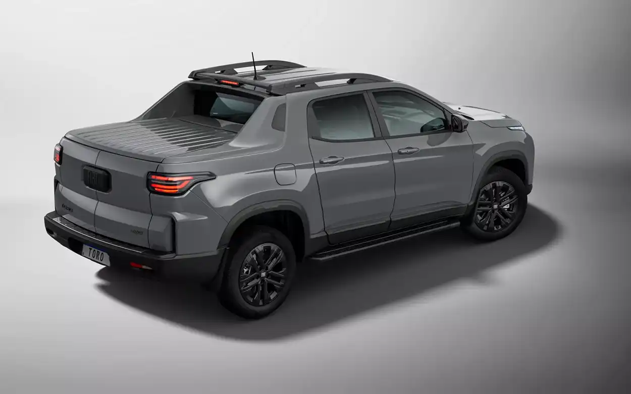 Fiat Toro Ultra 2026 вид сзади