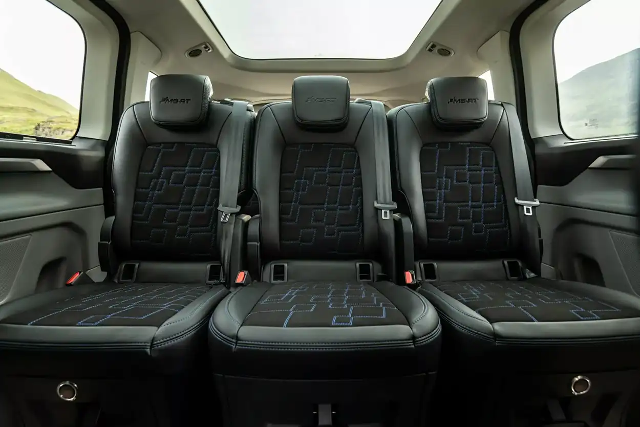 Интерьер Tourneo Custom MS-RT
