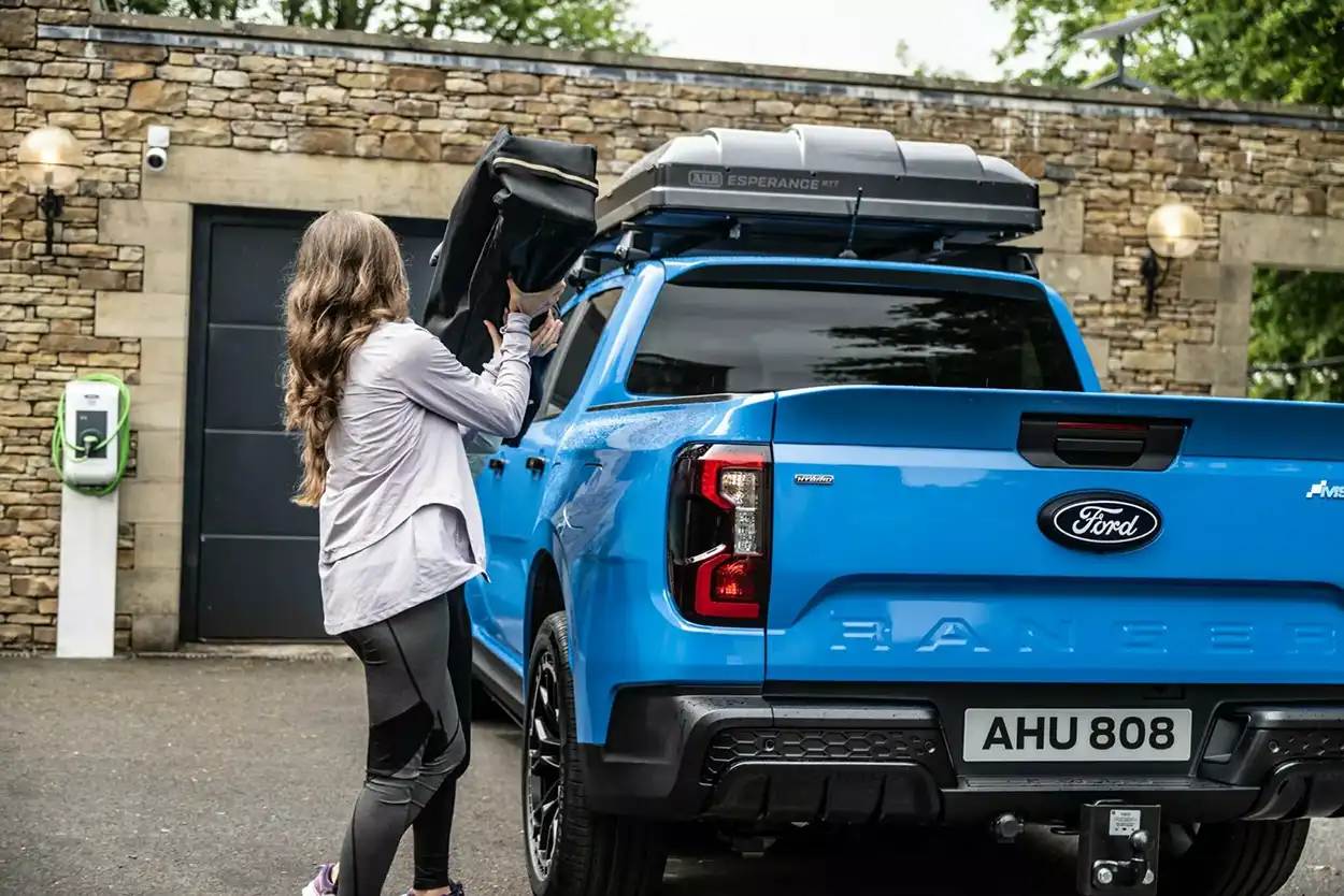 Ford Ranger MS-RT PHEV вид сзади