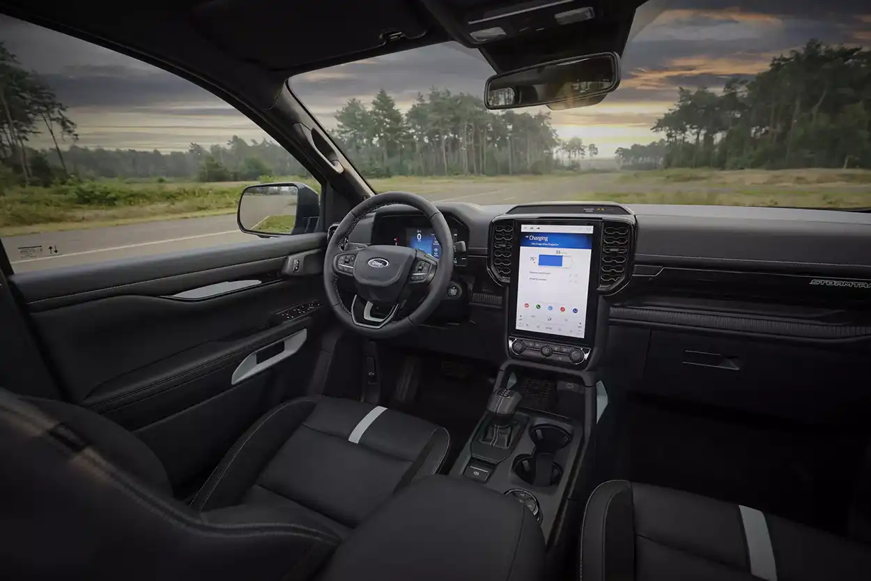 Салон Ford Ranger PHEV