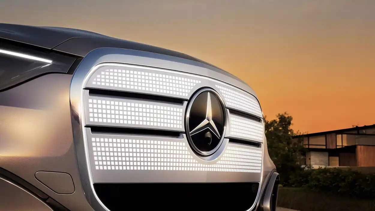 Mercedes-Benz GLC с новой решёткой радиатора