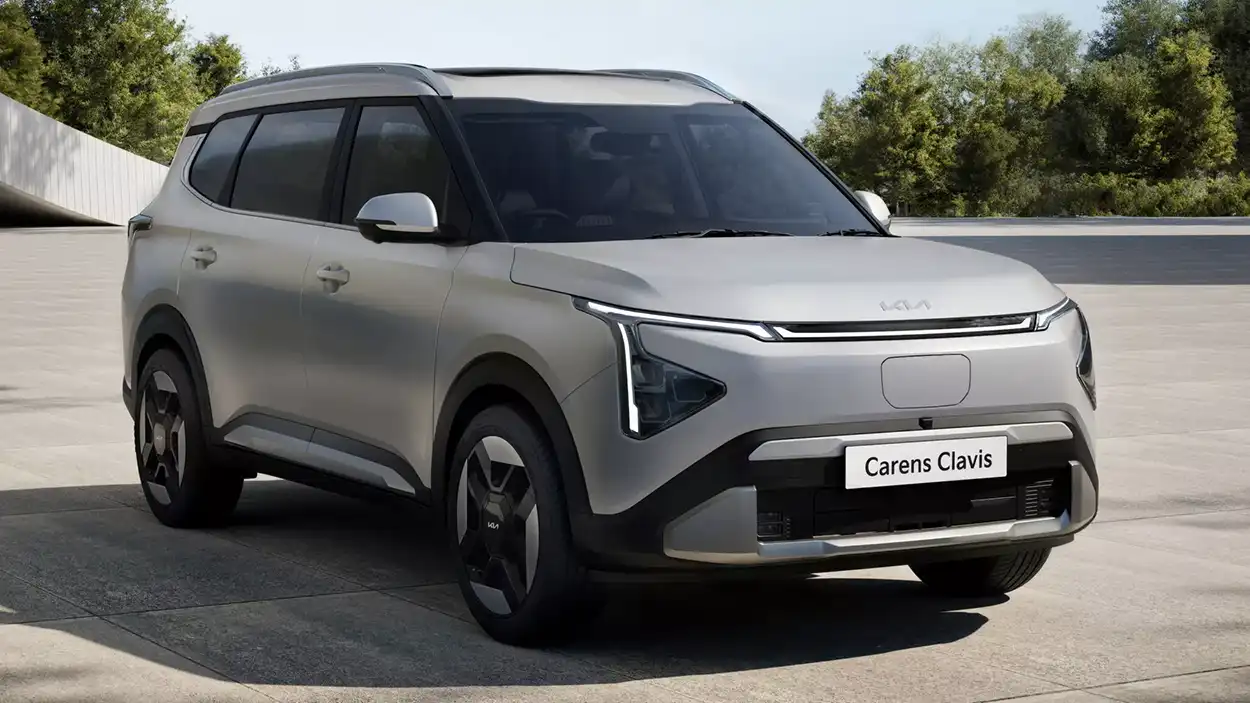 Kia Carens Clavis EV вид спереди