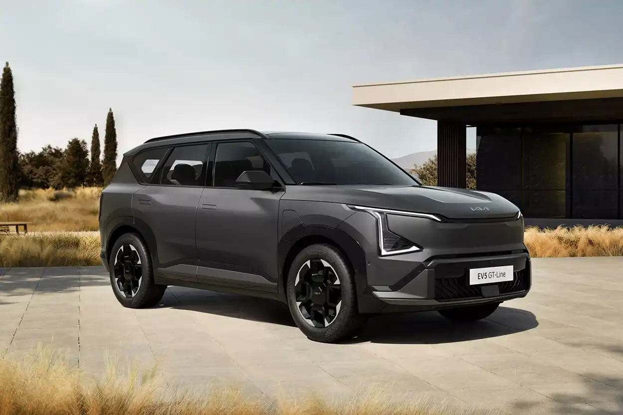 Kia EV5 GT Line вид спереди