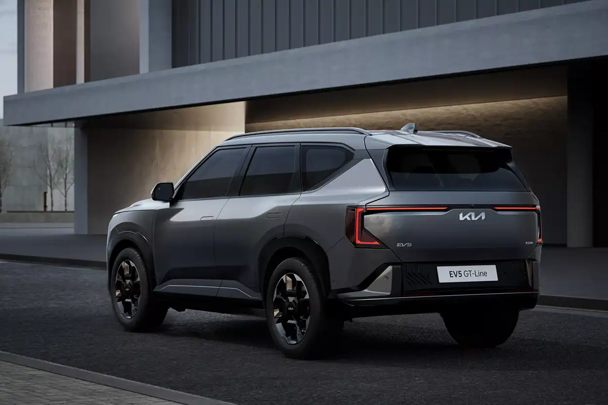Kia EV5 GT Line вид сзади