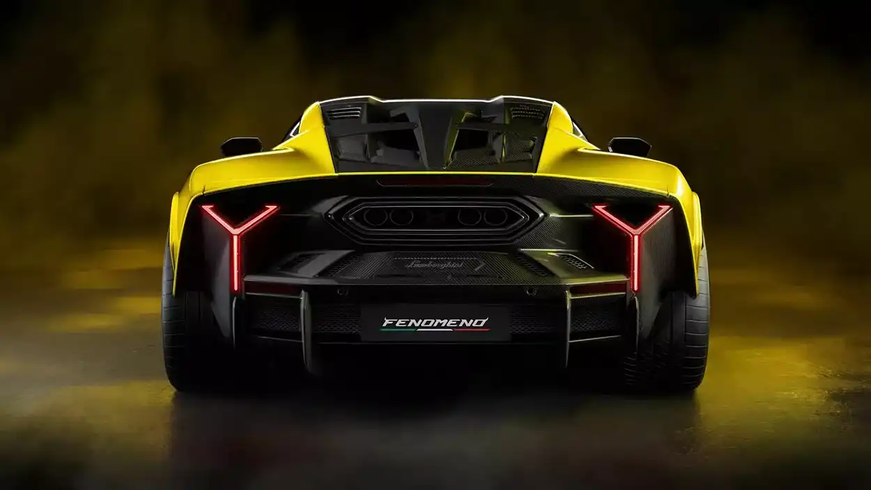 Lamborghini Fenomeno вид сзади