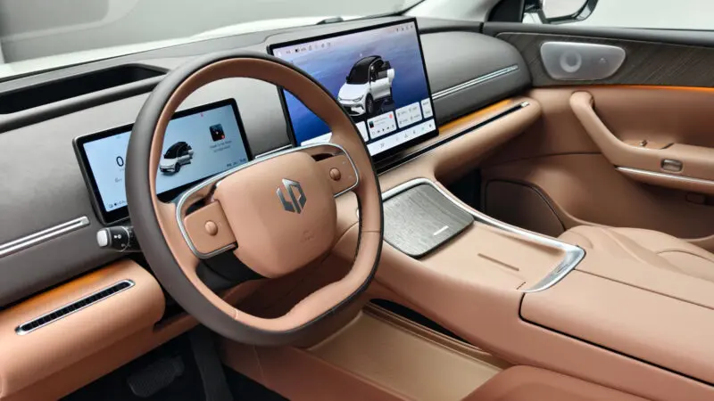 Интерьер Leapmotor C11 2026