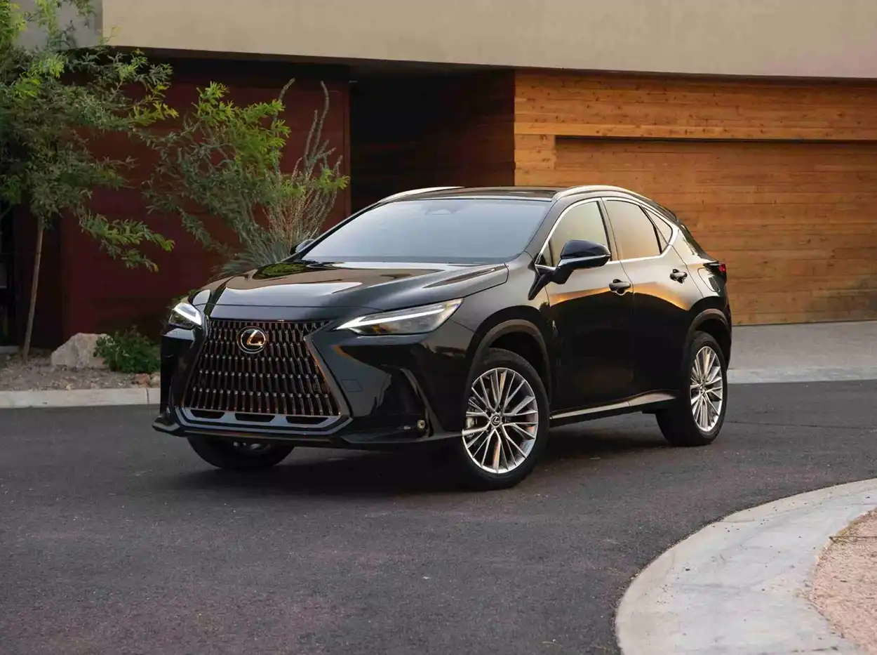 Lexus NX 2026 вид спереди