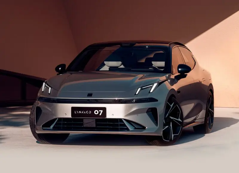 Lynk & Co 07 EM-P вид спереди