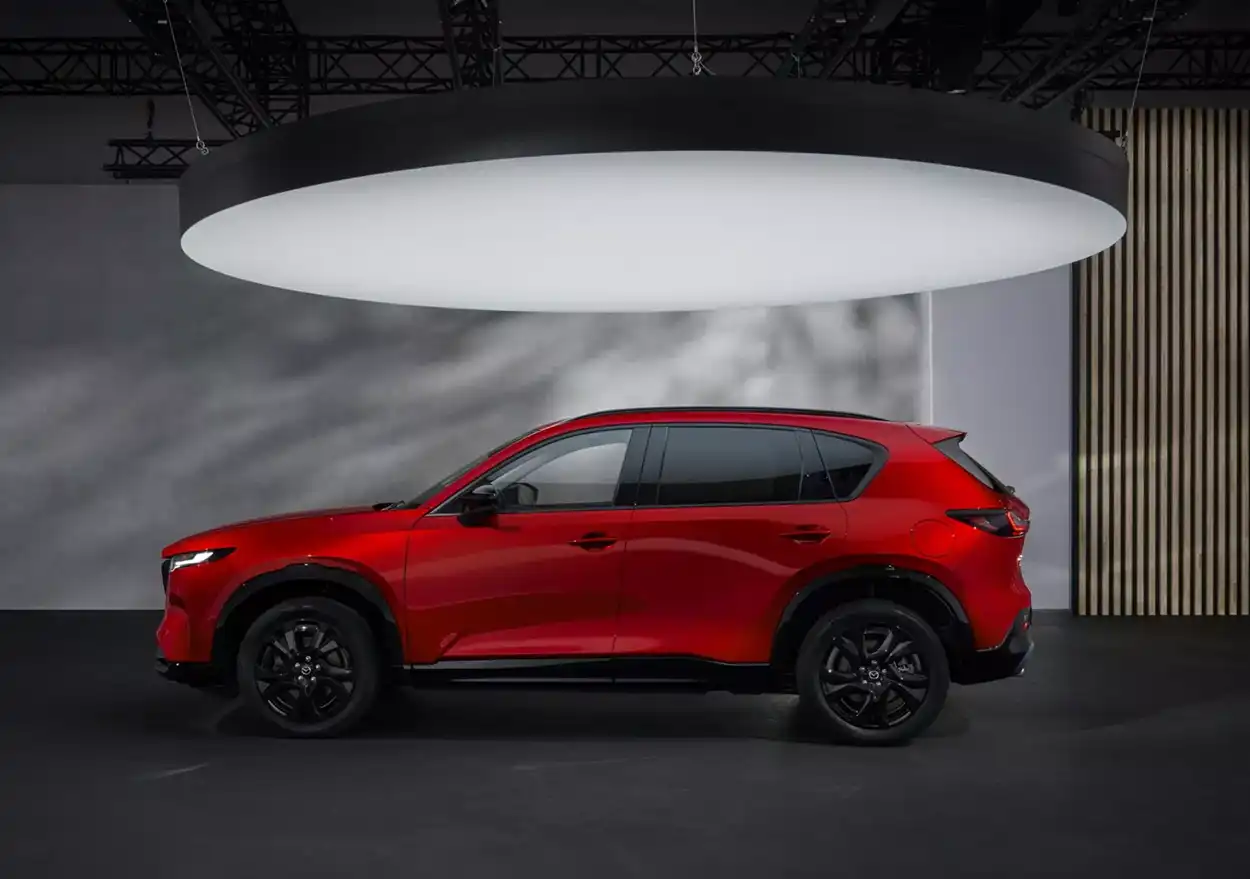 Mazda CX-5 2026 вид сбоку