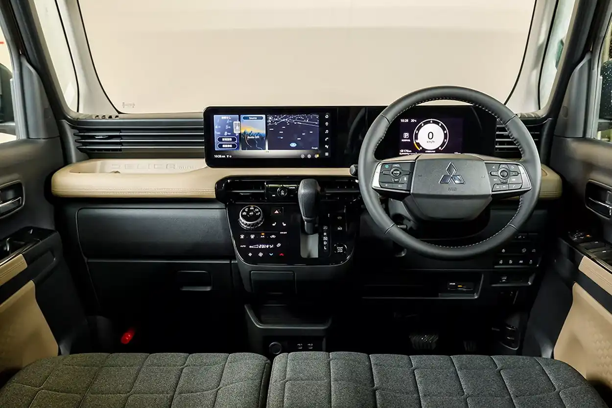 Салон Mitsubishi Delica Mini