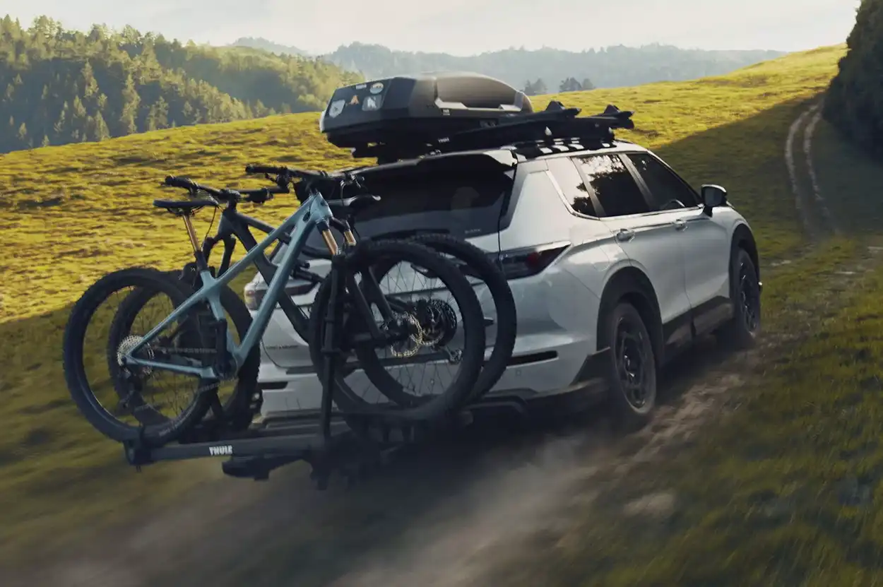 Mitsubishi Outlander Trail Edition 2026 вид сзади