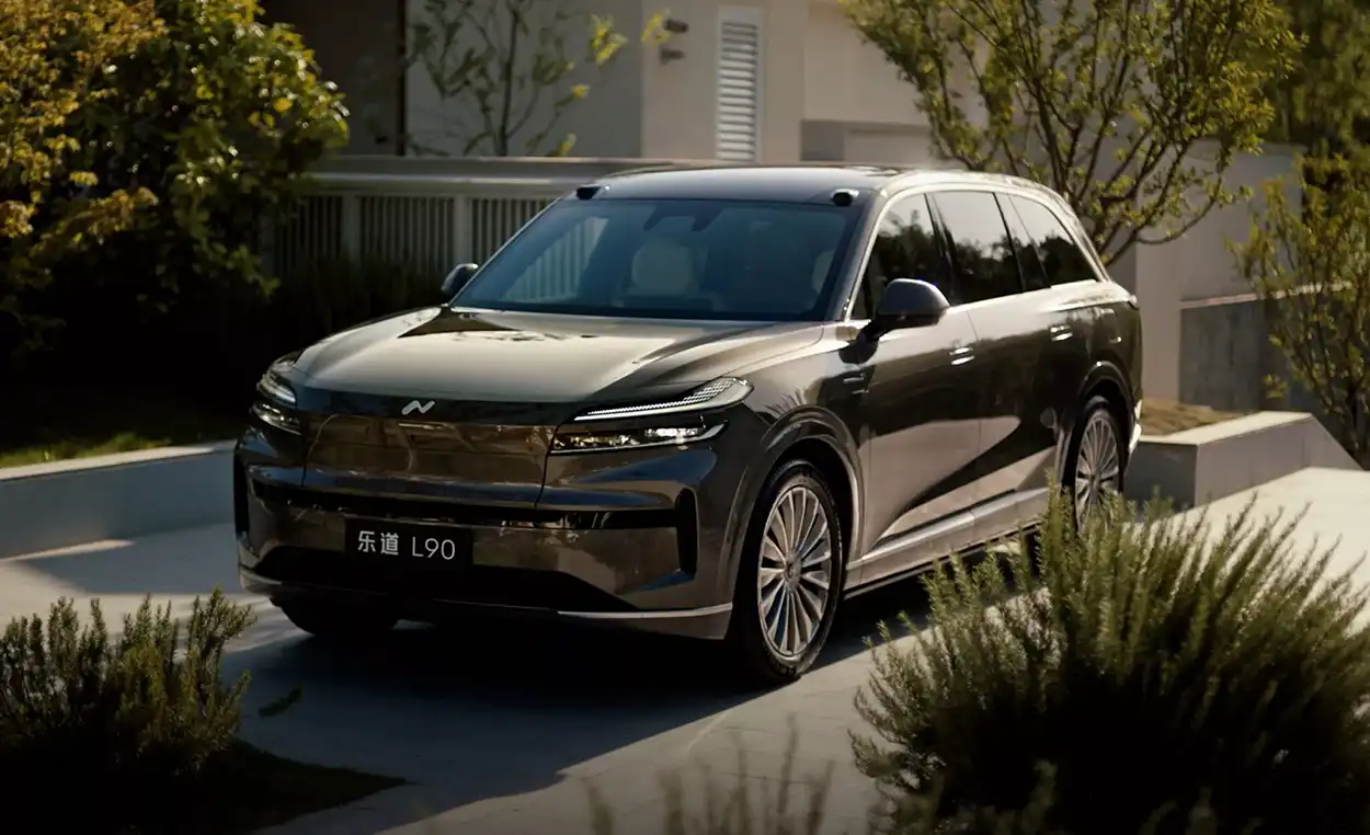 Nio Onvo L90 вид спереди