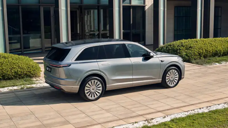 Nio Onvo L90 вид сзади