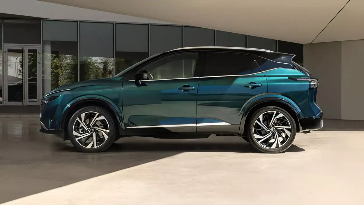 Nissan Qashqai 2026 вид сбоку