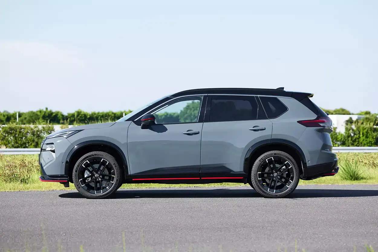 Nissan X-Trail Nismo вид сбоку