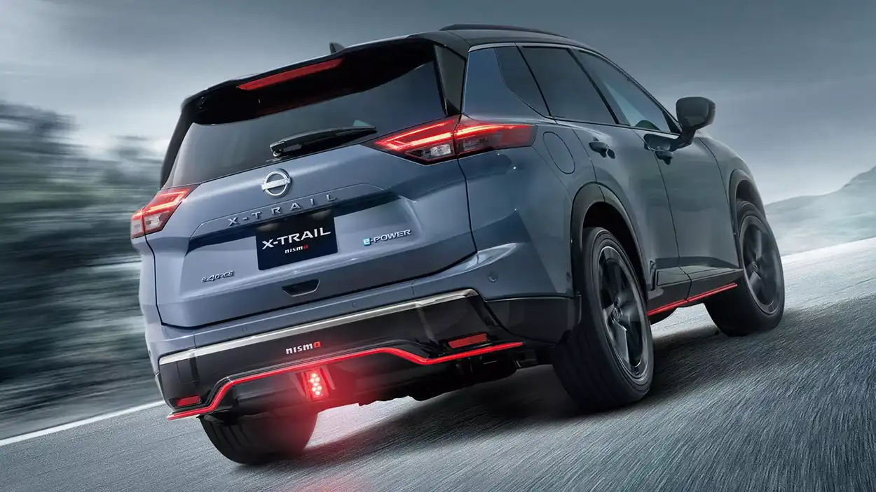 Nissan X-Trail Nismo вид сзади