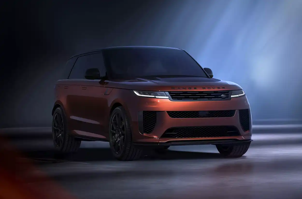 Range Rover Sport SV Carbon вид спереди