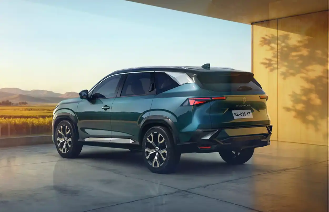 Renault Boreal 2026 вид сзади