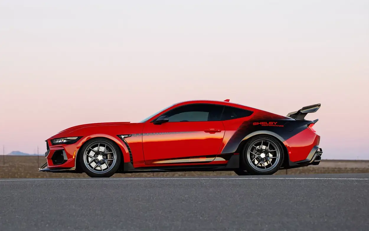 Shelby Super Snake-R вид сбоку