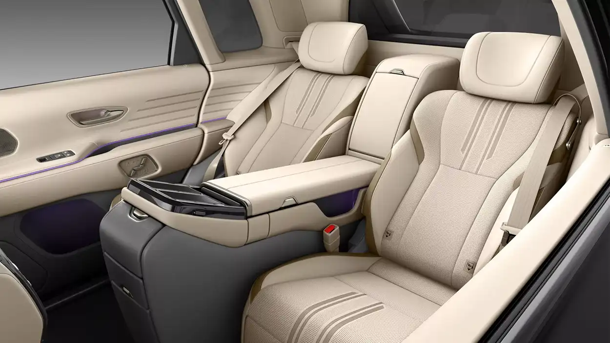 Фото интерьера Toyota Century