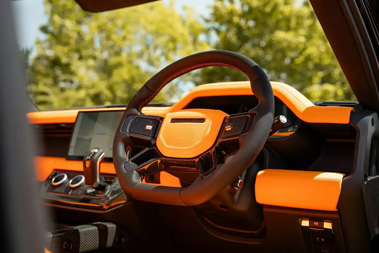 Салон Тюнинговый кабриолет Land Rover Defender