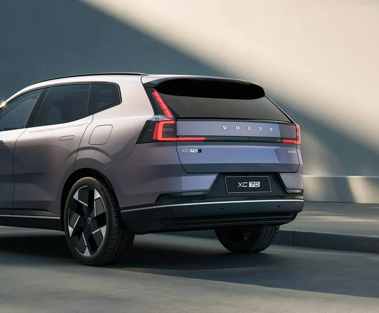 Volvo XC70 2026 вид сзади