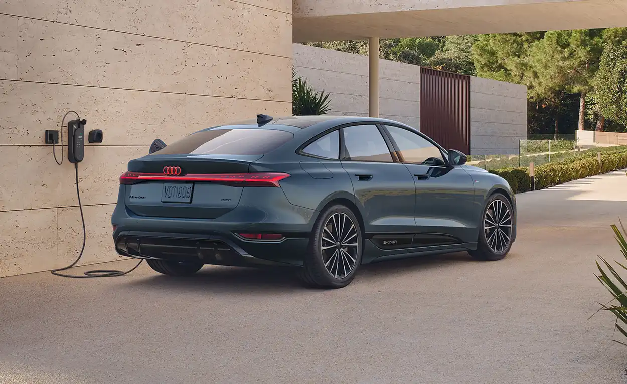 Audi A6 Sportback e-tron | Модель 2027 года | Задняя часть кузова (три четверти)