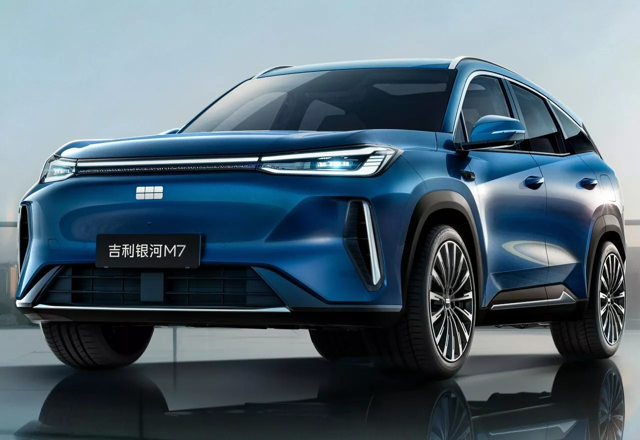 Geely Galaxy M7 вид спереди