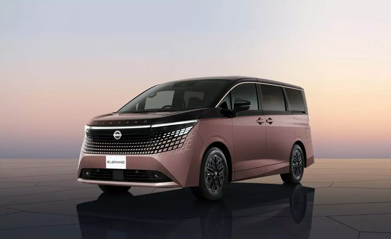 Nissan Elgrand 2026 вид спереди