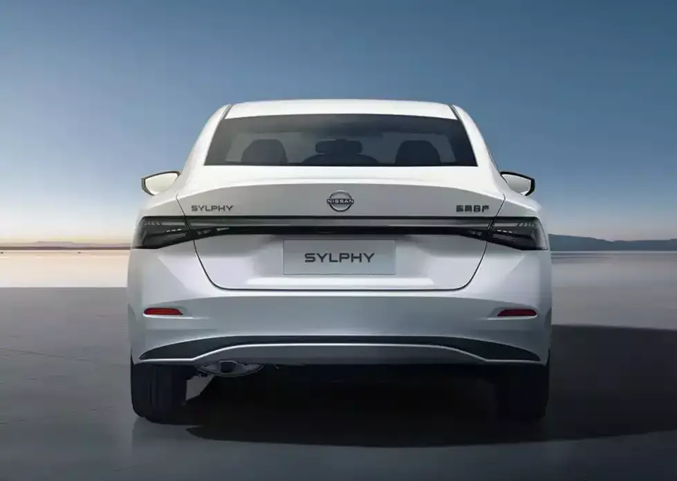 Фото Nissan Sentra/Sylphy 2026 вид сзади