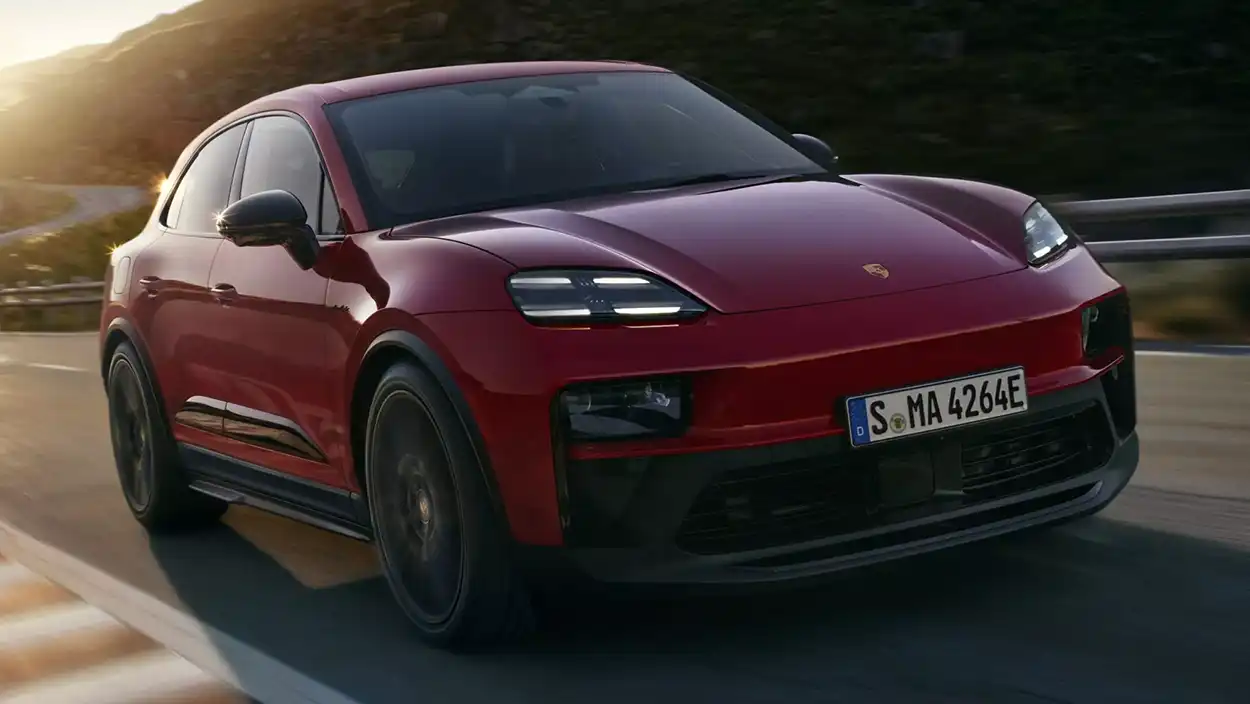 Porsche Macan GTS 2026 вид спереди