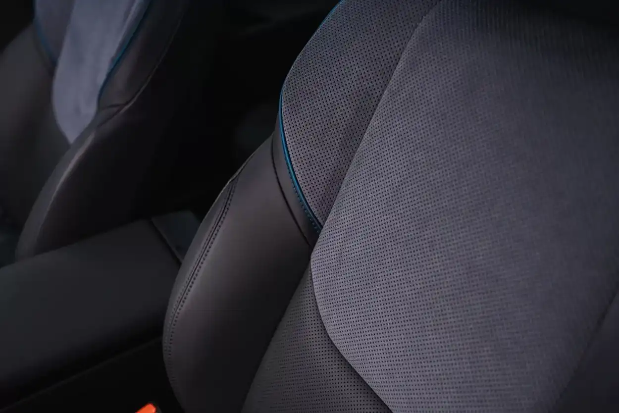 Салон Toyota RAV4 2026
