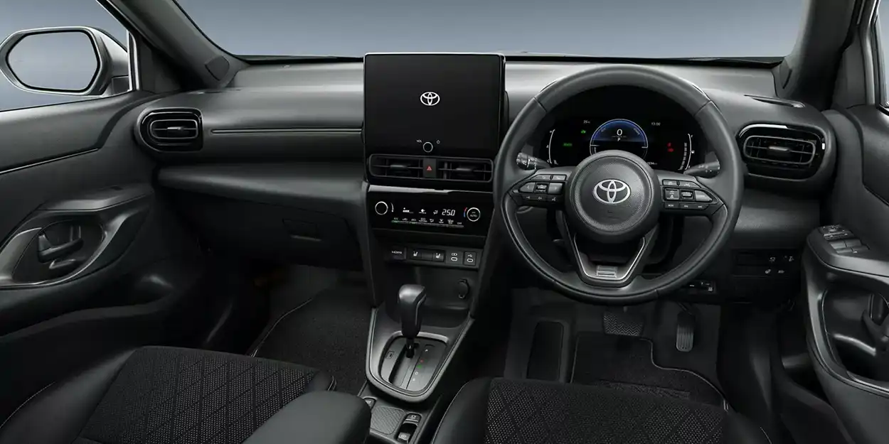 Салон Toyota Yaris Cross 2026