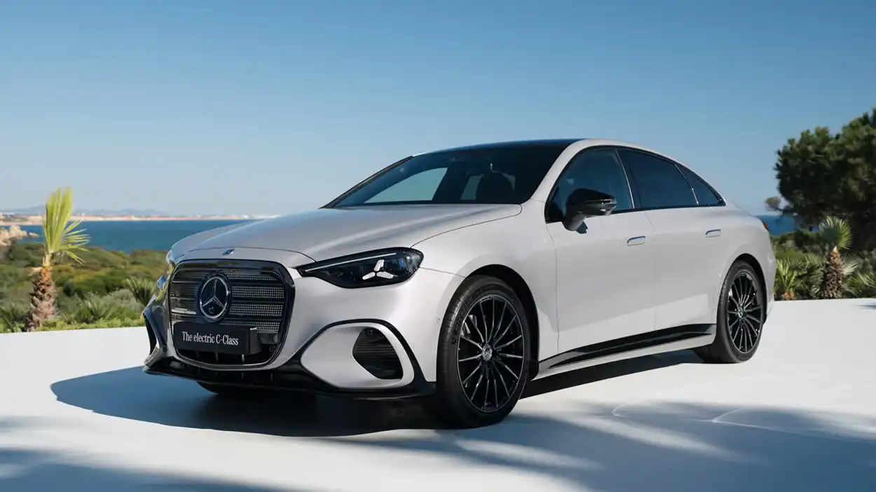 Mercedes-Benz C-Class Electric 2026 вид спереди