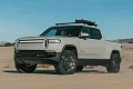 Фото Rivian R1T вид спереди